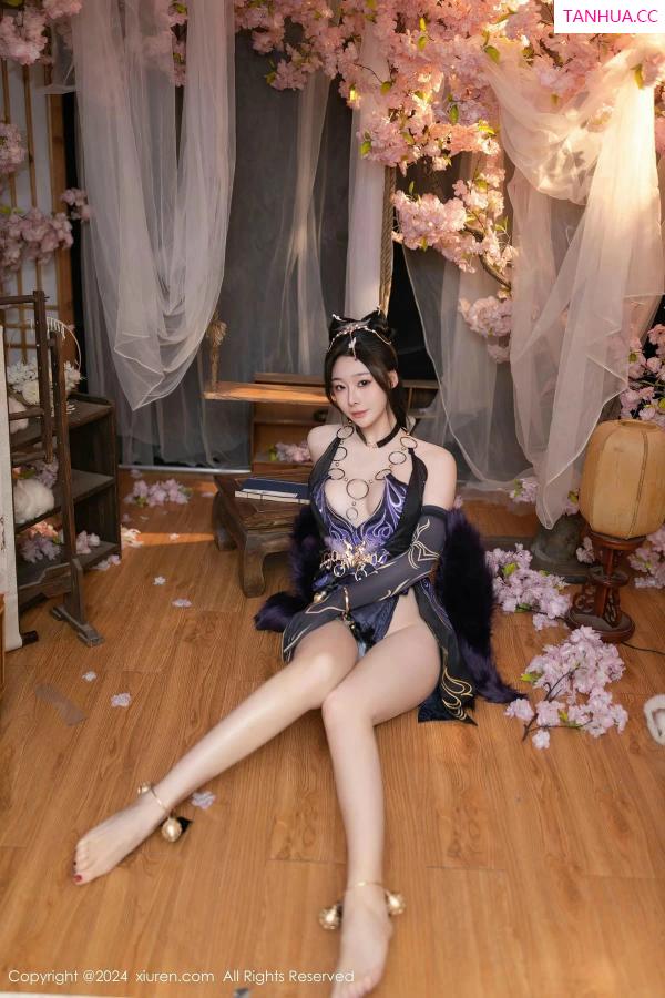 逗逗DouDou  [XiuRen]高清写真图 2024.03.14 No.8232 小逗逗 美腿性感第14张图片